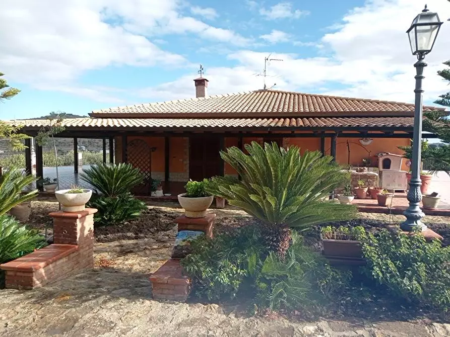 Immagine 1 di Villa in vendita  a San Cataldo