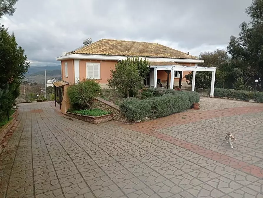 Immagine 1 di Villa in vendita  in VIA PIZZO CARANO a San Cataldo