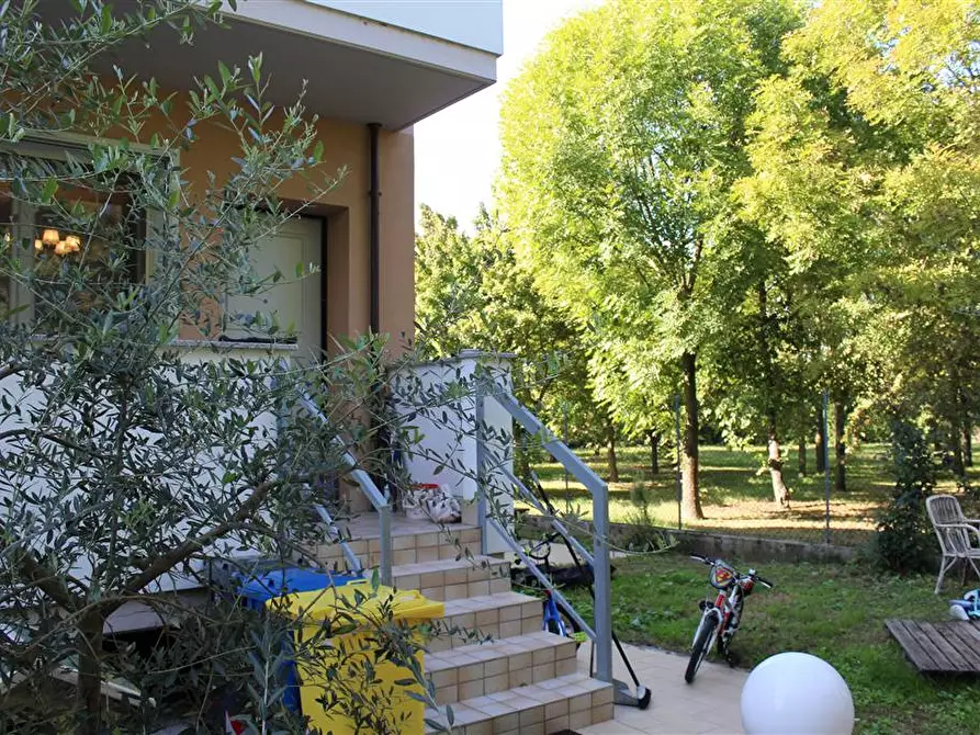 Immagine 1 di Villa in vendita  a Forli'