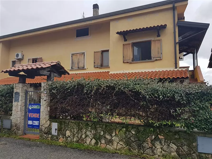 Immagine 1 di Villa in vendita  in Via Savotani a Cerisano