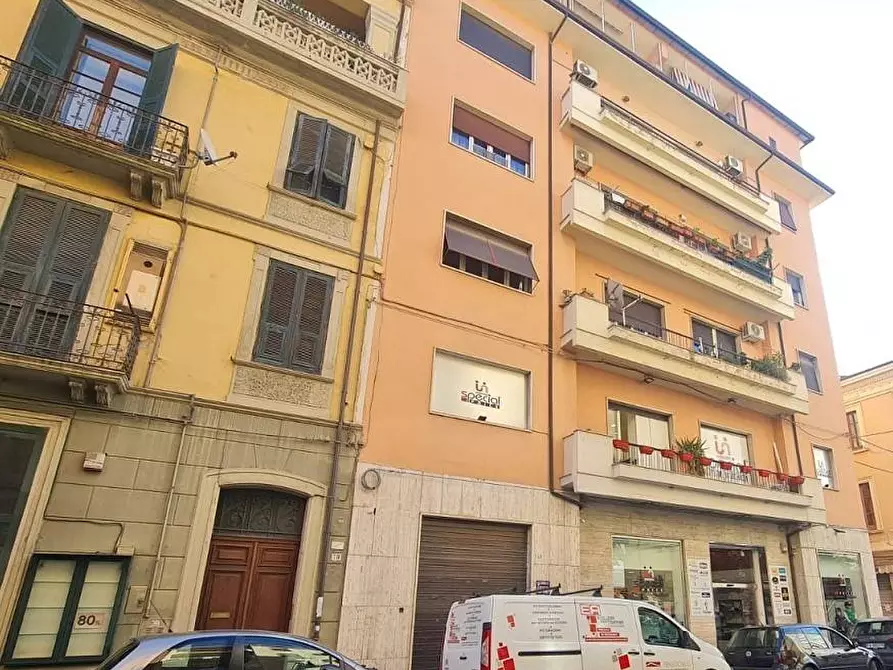 Immagine 1 di Negozio in affitto  in Via Montesanto a Cosenza