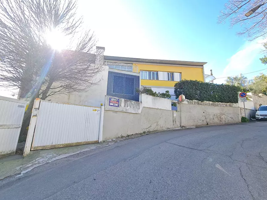Immagine 1 di Villa in vendita  a Cosenza