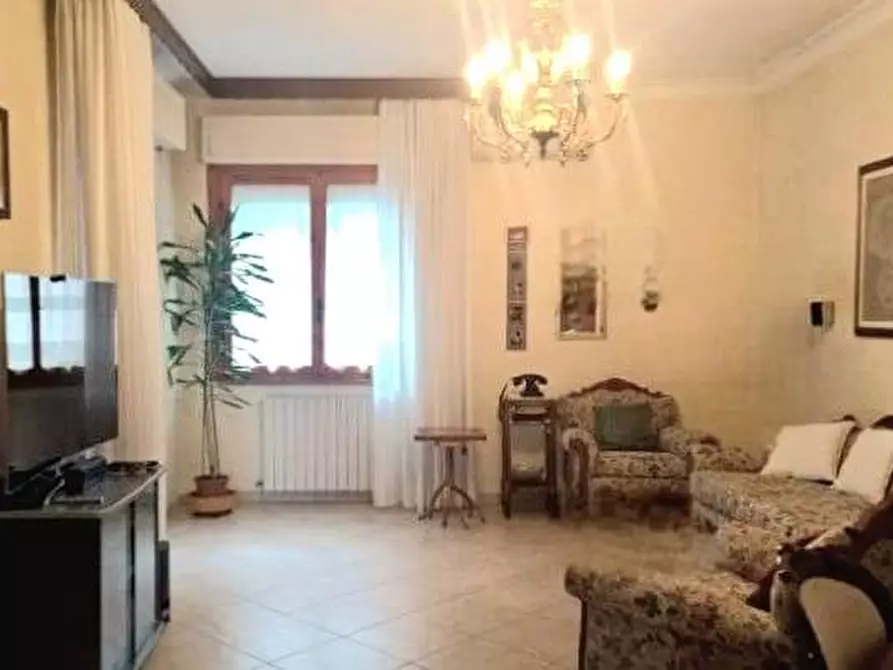 Immagine 1 di Appartamento in vendita  in via clemente guerra a Prato