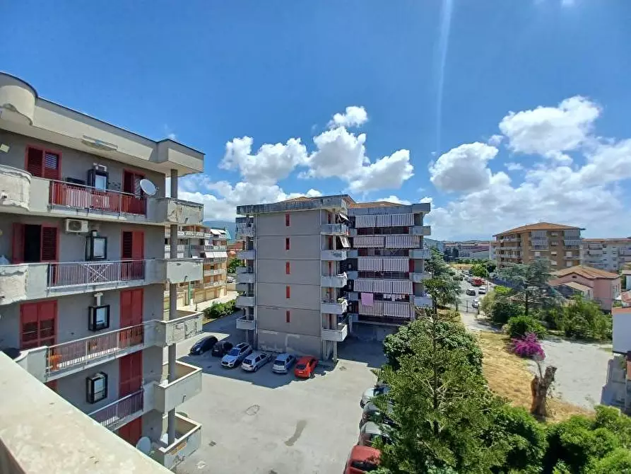 Immagine 1 di Appartamento in vendita  in Via Monsignor Aniello Vicinanza a Battipaglia