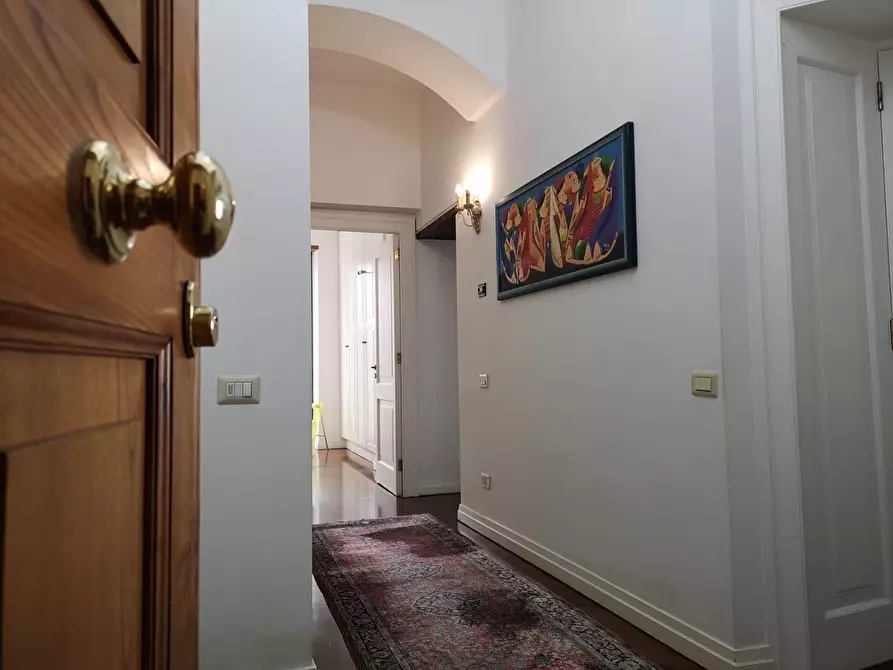 Immagine 1 di Appartamento in vendita  in Via Sabatini a Salerno