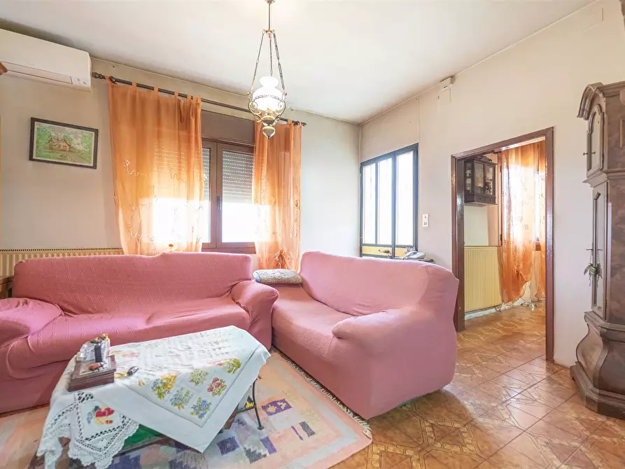 Immagine 1 di Casa indipendente in vendita  in VIA FABIO FILZI a Montegrotto Terme