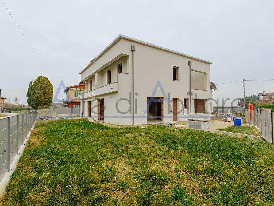 Immagine 1 di Villa in vendita  a Fosso'