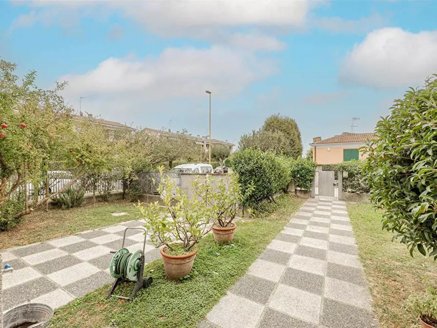 Immagine 1 di Villa in vendita  in VIA WOLF FERRARI a Mirano
