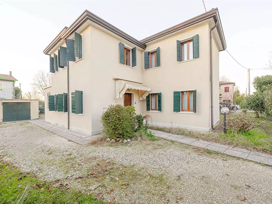 Immagine 1 di Casa indipendente in vendita  in Via Zinelli a Mirano