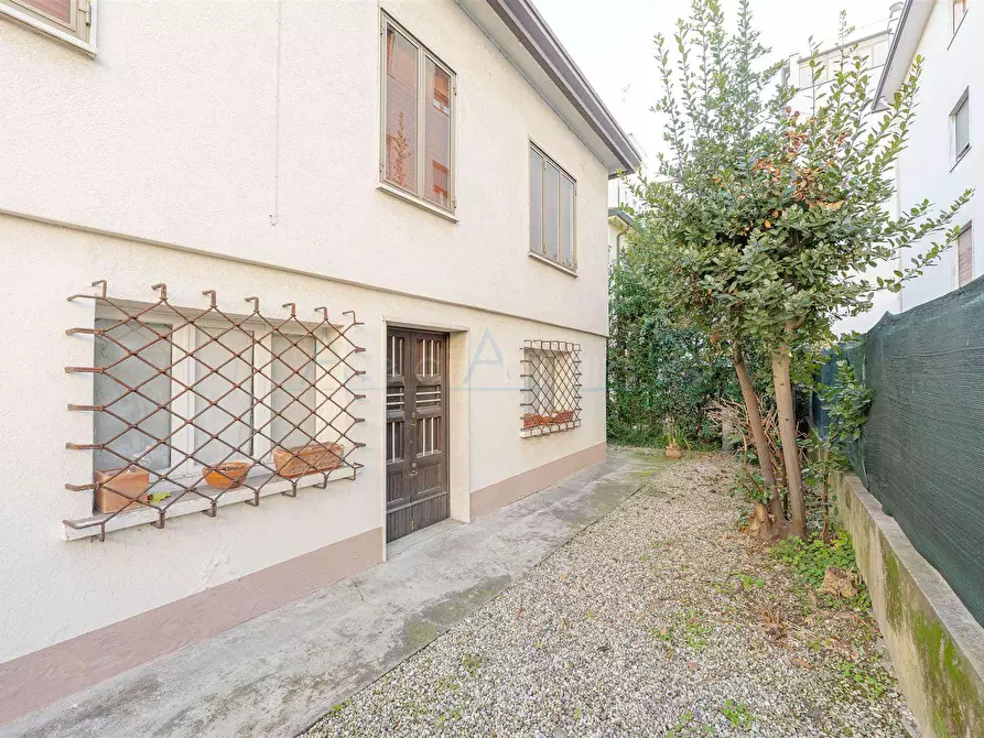 Immagine 1 di Casa indipendente in vendita  in via Del Torrion a Venezia