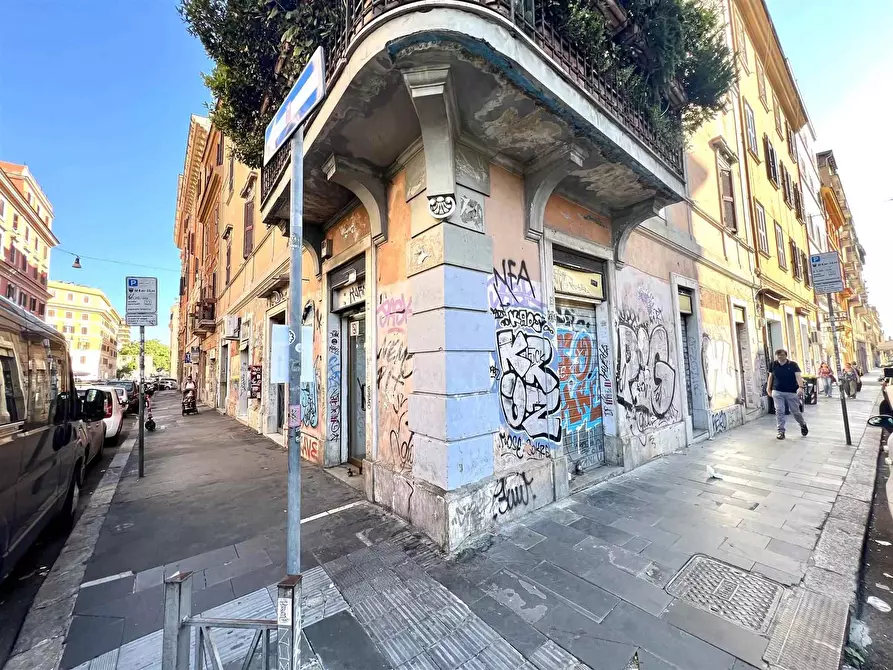 Immagine 1 di Negozio in affitto  in Via degli Ausoni a Roma