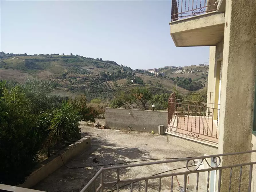 Immagine 1 di Villa in vendita  in contrada mimiani a San Cataldo