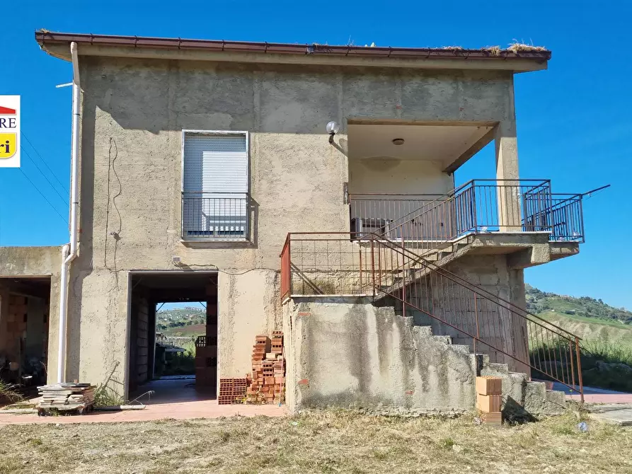 Immagine 1 di Villa in vendita  in contrada Chiapparia a Caltanissetta