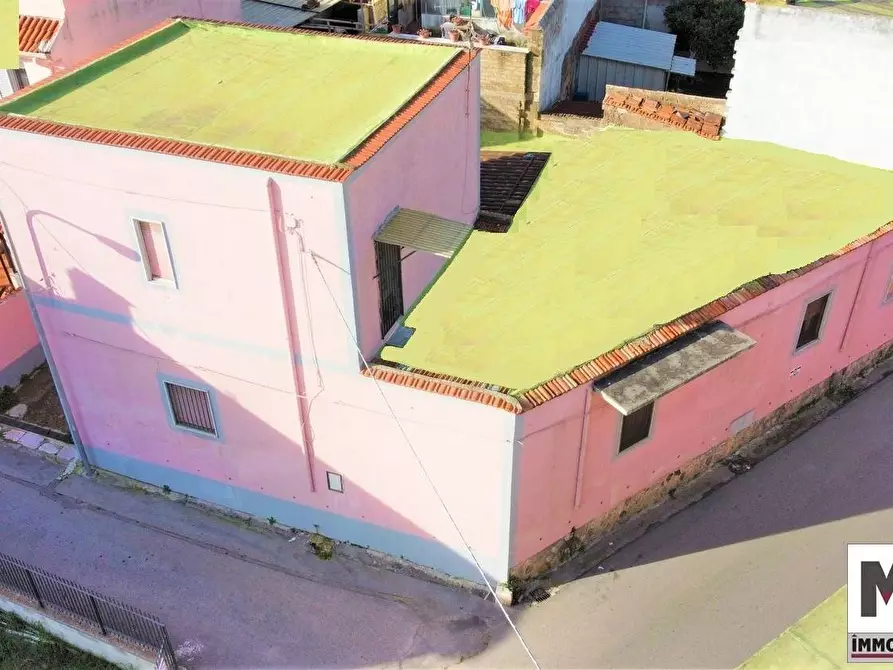 Immagine 1 di Casa indipendente in vendita  in via filosofo taglialatela a Mondragone