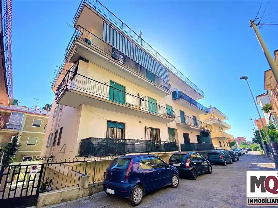 Immagine 1 di Appartamento in vendita  in via croce a Mondragone
