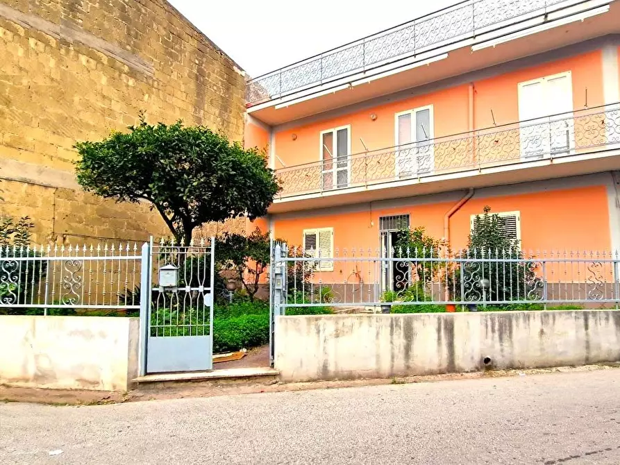 Immagine 1 di Appartamento in vendita  in via fiumara a Mondragone