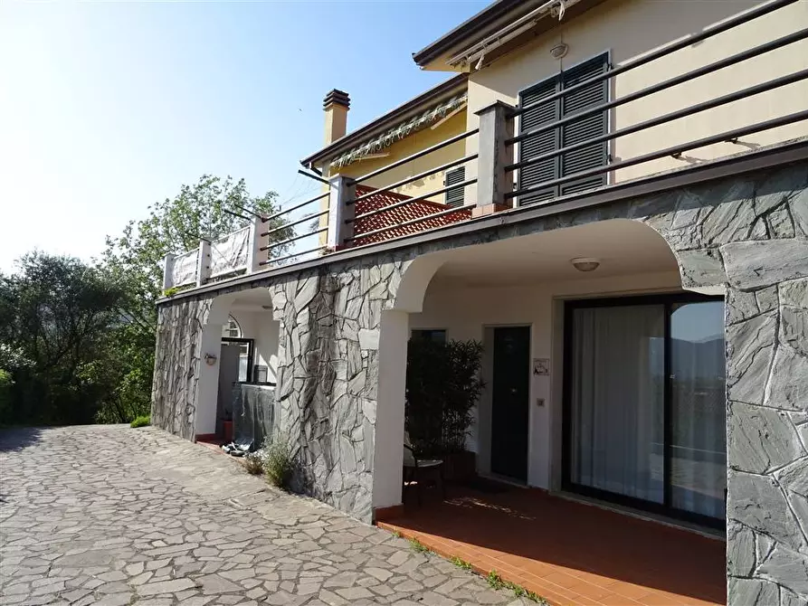 Immagine 1 di Villa in vendita  in via della Pieve a La Spezia