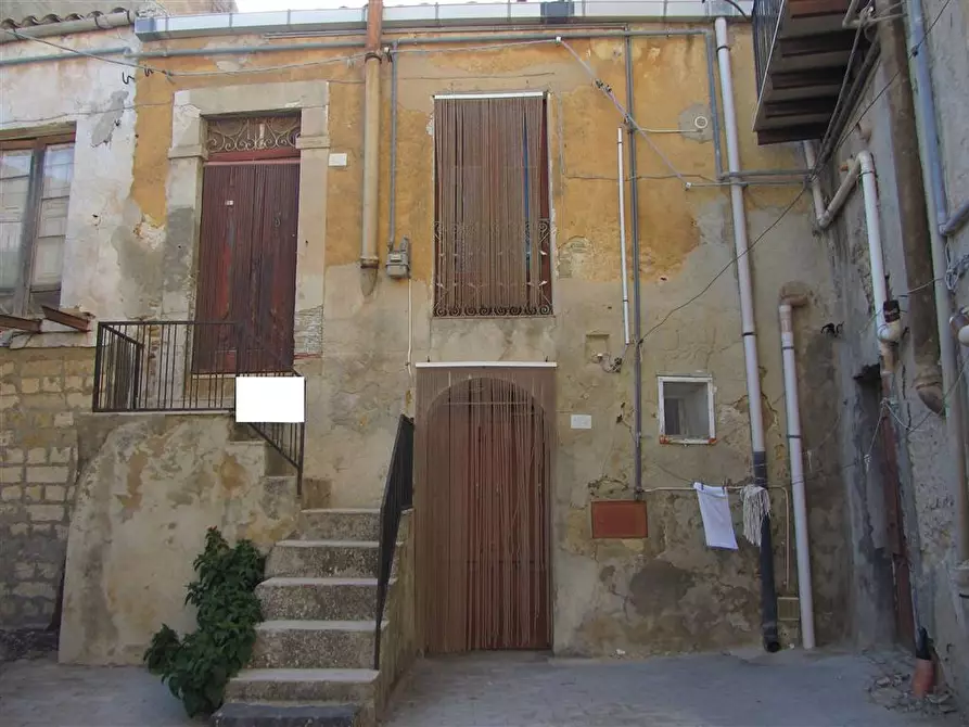 Immagine 1 di Casa indipendente in vendita  in via sabella a Naro