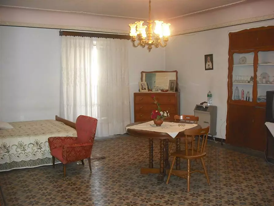 Immagine 1 di Casa indipendente in vendita  in via donnaligara a Naro