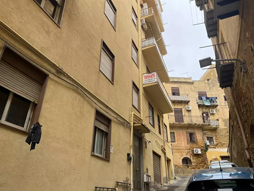 Immagine 1 di Appartamento in vendita  in via serroy a Agrigento