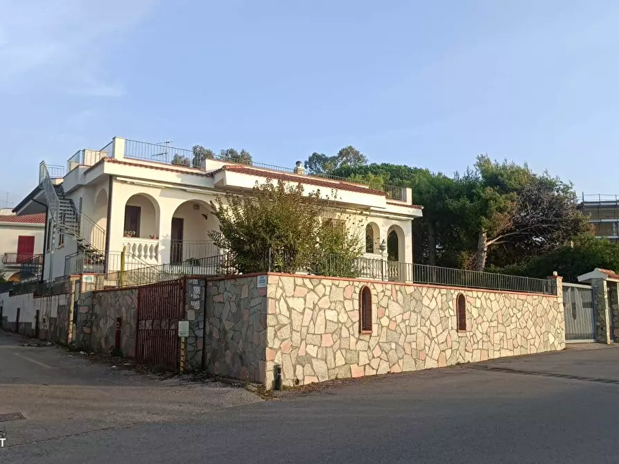 Immagine 1 di Villa in vendita  in Via Pozzillo a Castellabate