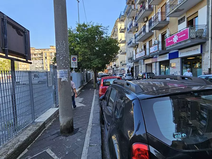 Immagine 1 di Negozio in affitto  in via robertelli a Salerno