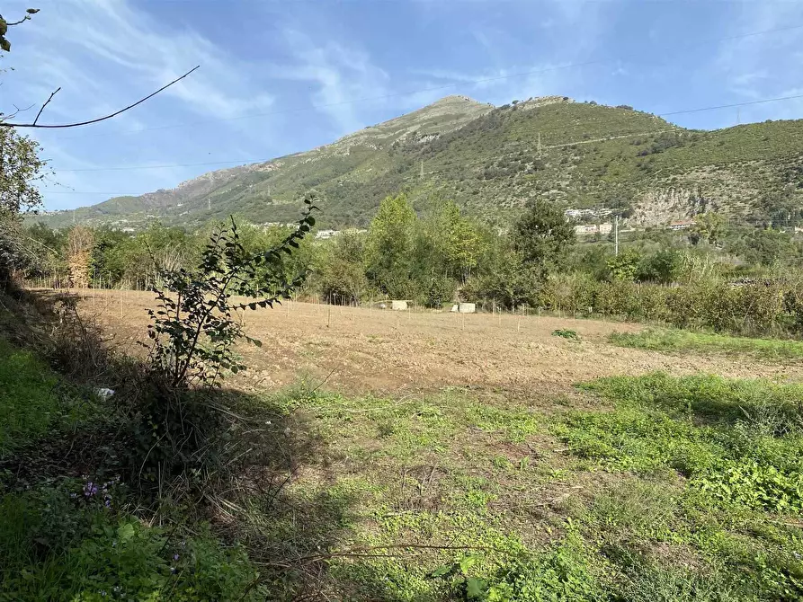 Immagine 1 di Terreno edificabile in vendita  a Salerno