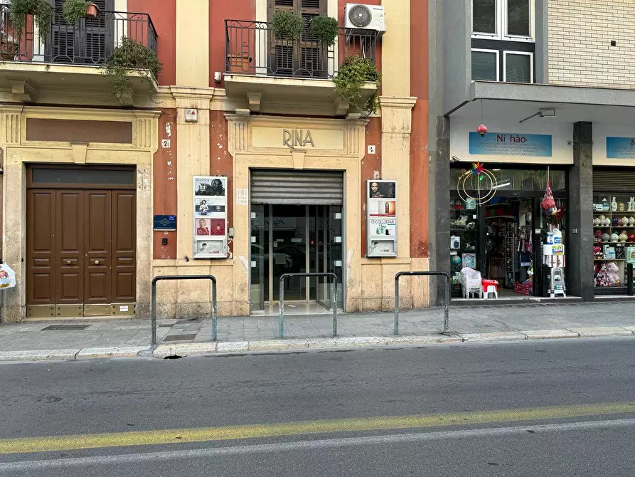 Immagine 1 di Posto auto in vendita  a Bari