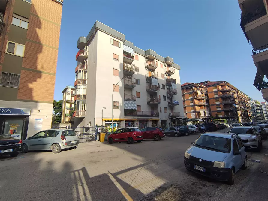 Immagine 1 di Appartamento in vendita  in VIA ALESSANDRO DE FRANCISCIS a Caserta