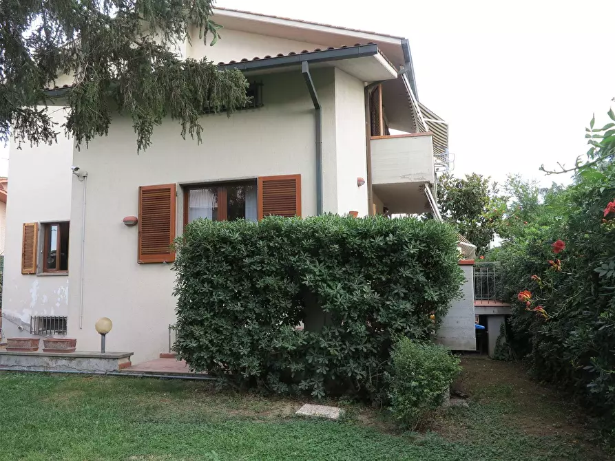Immagine 1 di Villa in vendita  a Grosseto