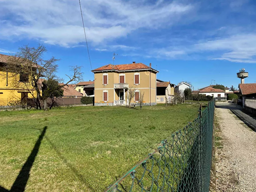 Immagine 1 di Villa in vendita  in VIA MAZZINI 5 a Gambolo'