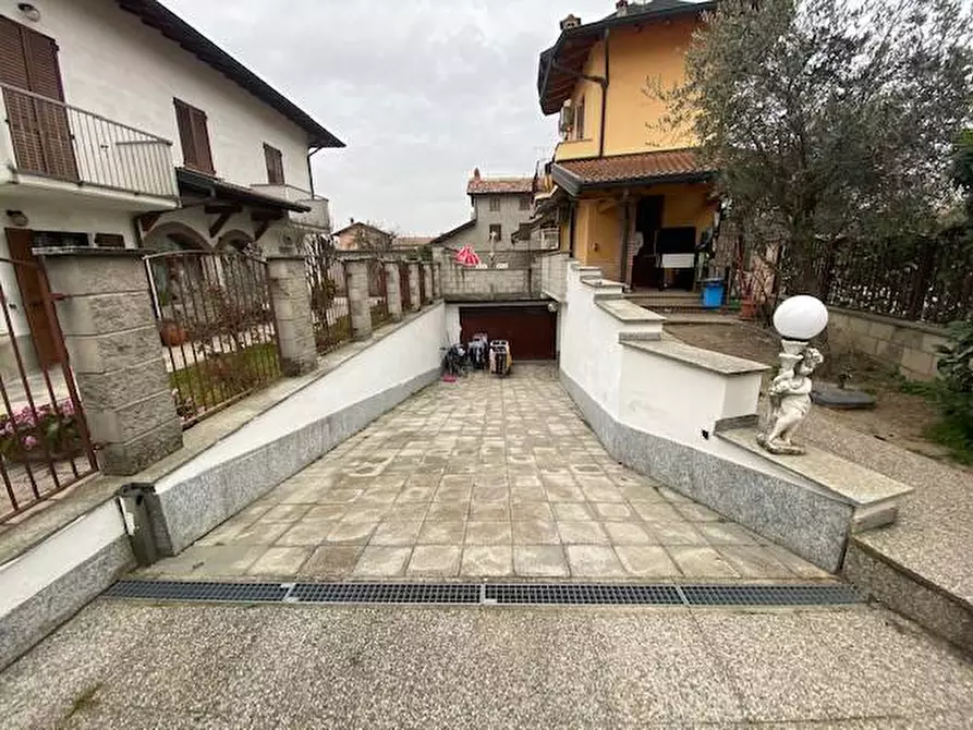 Immagine 1 di Villa in vendita  in Via Mazzini a Gambolo'