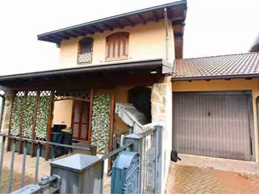 Immagine 1 di Villa in vendita  a Garlasco