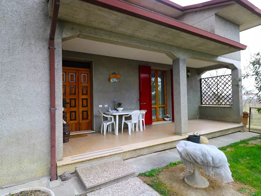 Immagine 1 di Villa in vendita  a Lugo