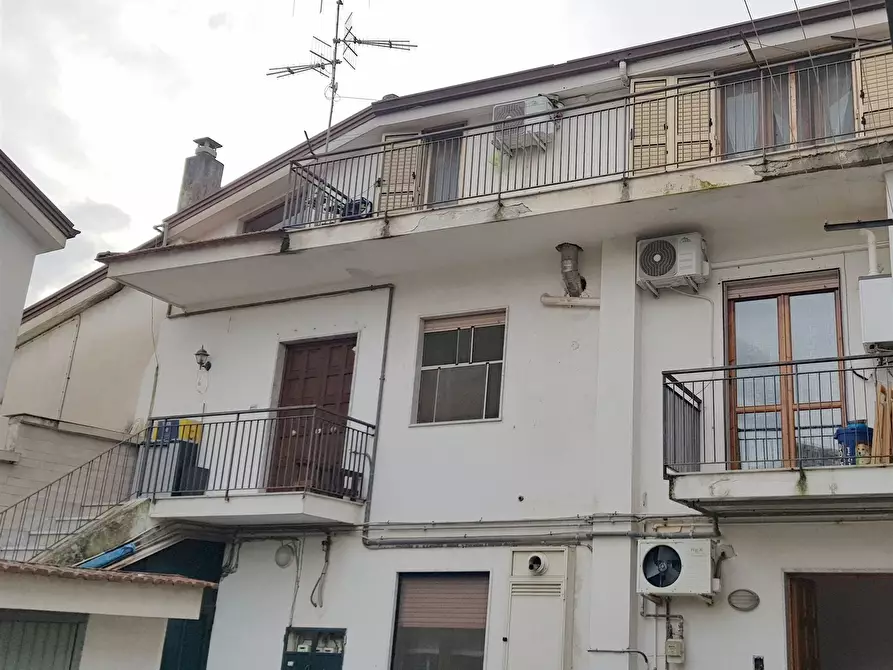 Immagine 1 di Appartamento in vendita  in Via Gennaro Fiore a Calvanico
