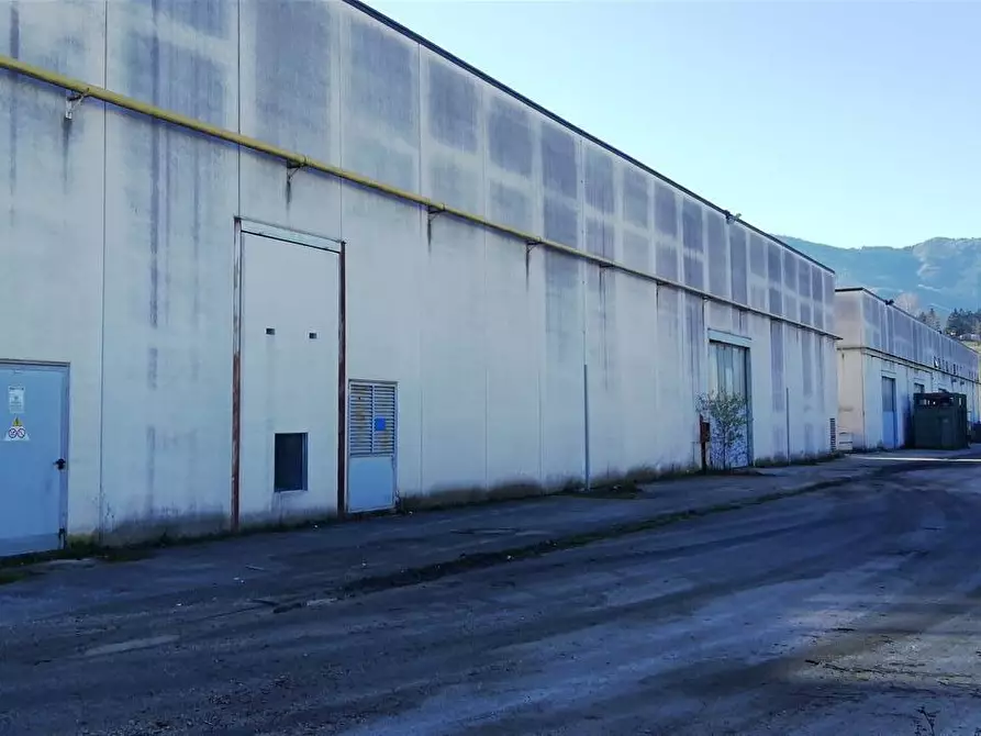 Immagine 1 di Magazzino in affitto  in zona industriale a Nusco