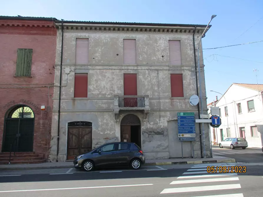 Immagine 1 di Palazzo in vendita  in Via Ariosto a Fiscaglia