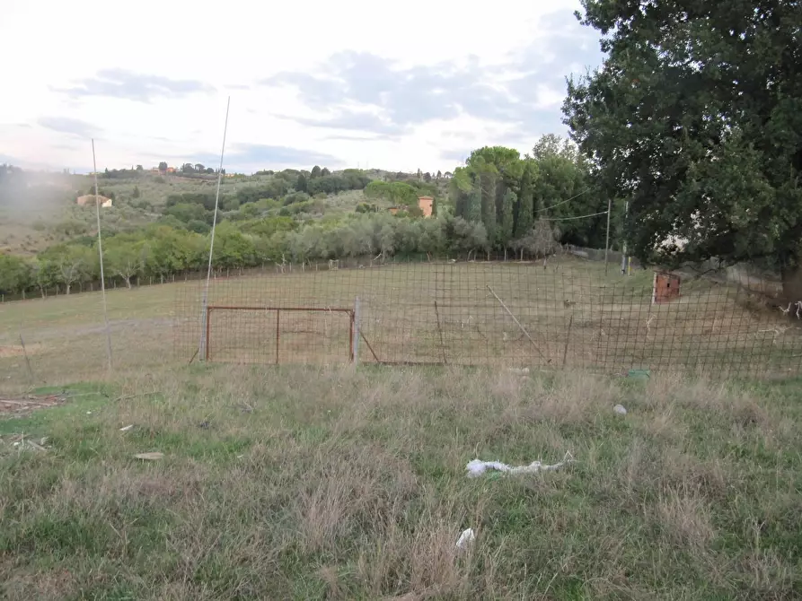 Immagine 1 di Terreno edificabile in vendita  a Carmignano