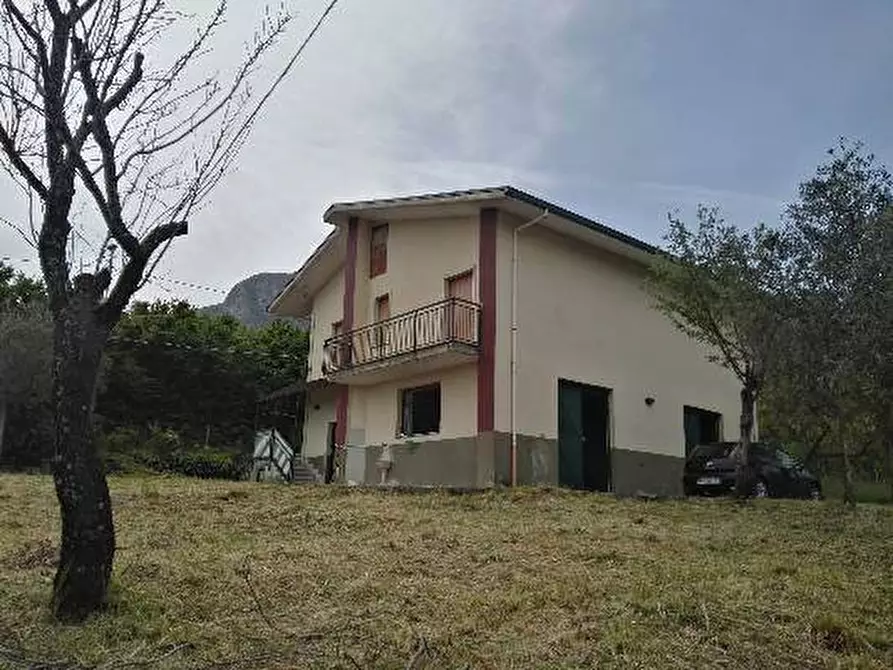 Immagine 1 di Casa indipendente in vendita  a Parolise