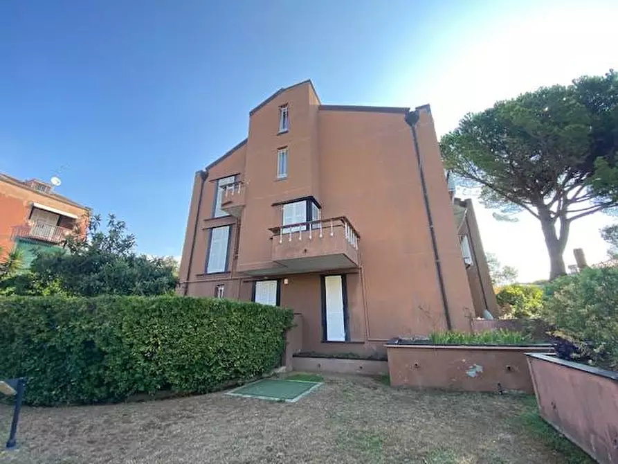 Immagine 1 di Appartamento in vendita  in via della Pineta a Arenzano