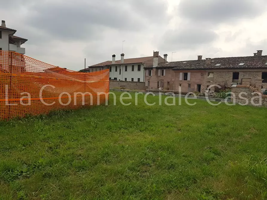 Immagine 1 di Terreno edificabile in vendita  a Treviso