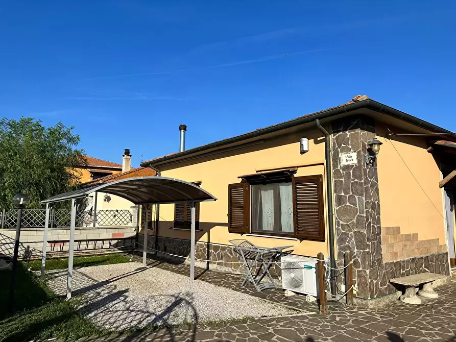 Immagine 1 di Villa in vendita  a Piombino