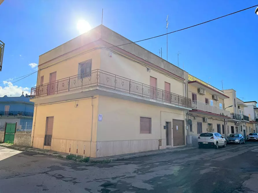 Immagine 1 di Palazzo in vendita  a Taranto