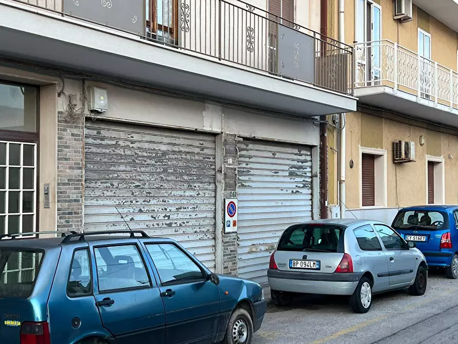 Immagine 1 di Attività commerciale in affitto  a Taranto