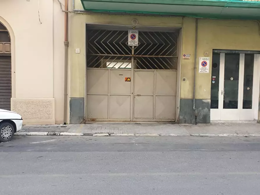 Immagine 1 di Posto auto in affitto  a Taranto