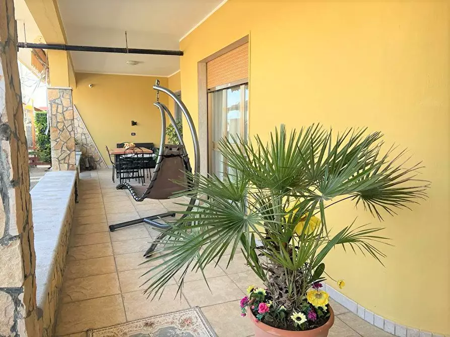 Immagine 1 di Villa in vendita  in VIA LA CHIUSA a Pulsano