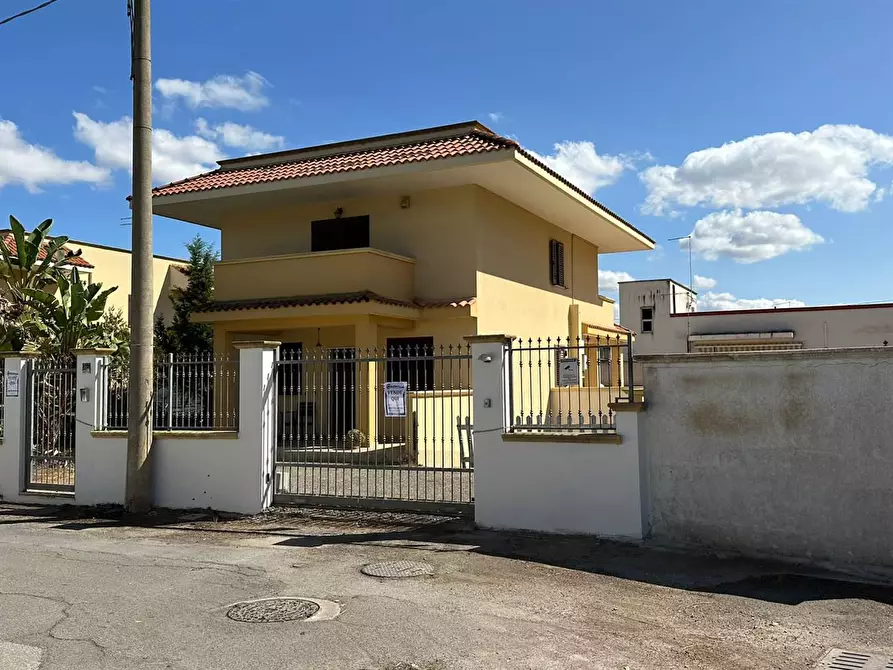 Immagine 1 di Villa in vendita  in VIA BIANCOSPINO a Taranto