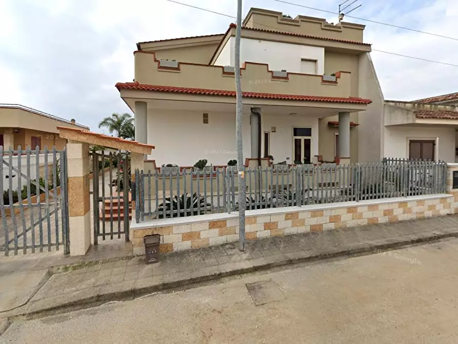 Immagine 1 di Villa in vendita  in VIA CARACCIOLO a Taranto