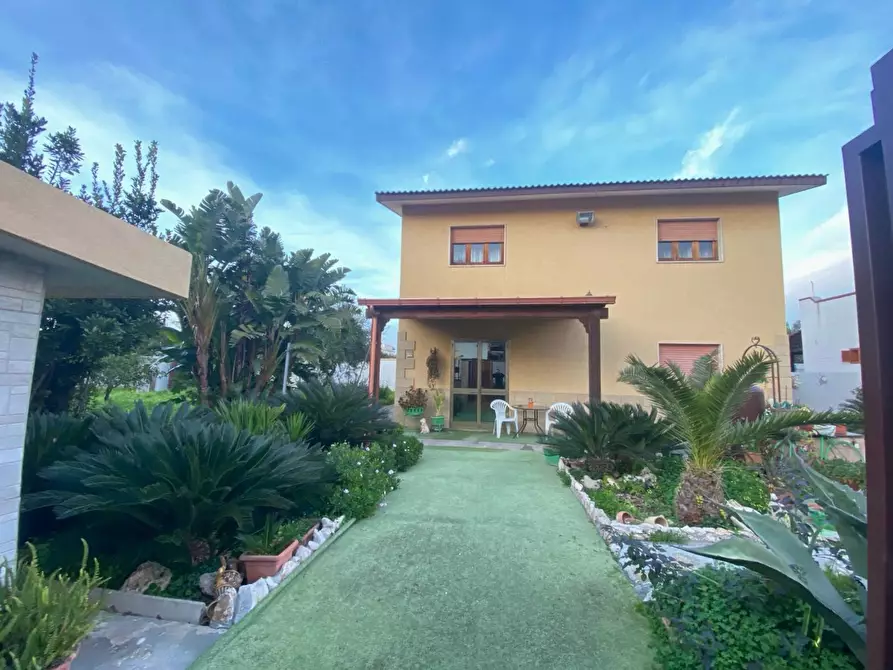 Immagine 1 di Villa in vendita  in VIA VIGNOLA a Taranto