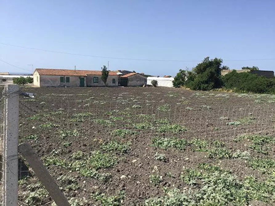 Immagine 1 di Terreno edificabile in vendita  a Butera